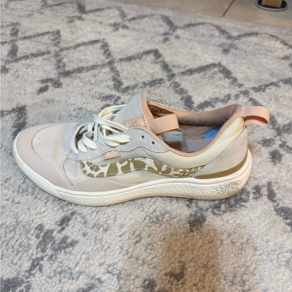VANS UltraRange EXO SE Shoe